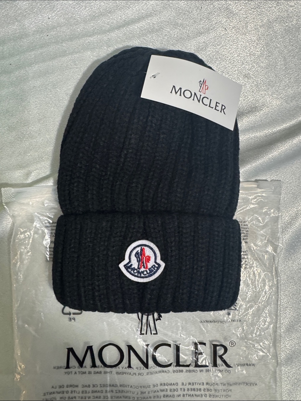 Moncler Black Wool/Cashmere Ribbed Beanie with Logo Patch🔥New! “Unisex”